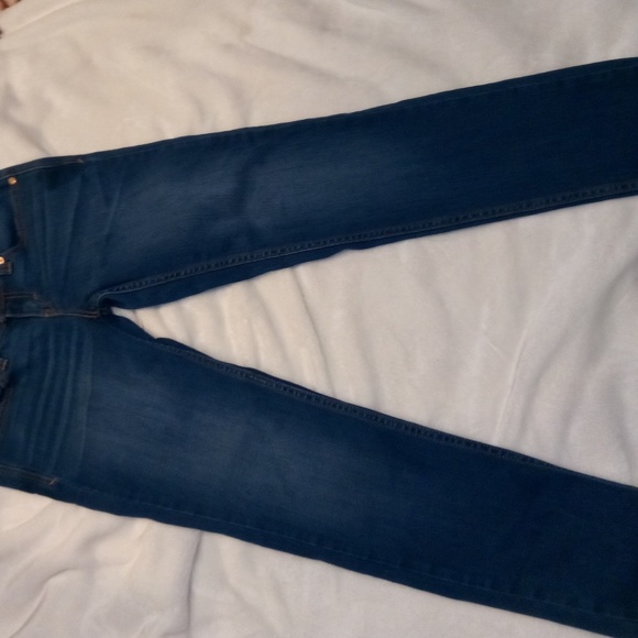 Levis - Picture 2 of 7